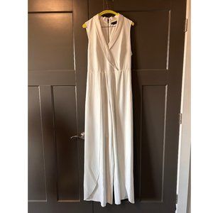 alice + olivia white jumpsuit v-neck flowy size 10
